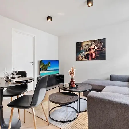 Premium Apartment *